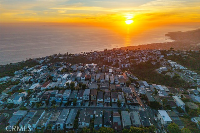 956 Tia Juana, Laguna Beach CA: https://media.crmls.org/medias/7f3d96bd-030b-4e6b-be61-1352612c4b6d.jpg