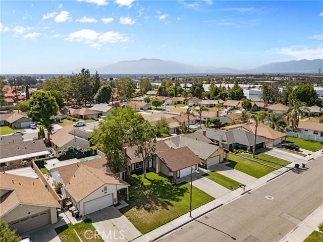 815 Pepperwood Street, Colton CA: https://media.crmls.org/medias/7f3e0ad3-9e02-4e87-9d50-8f01c858104d.jpg