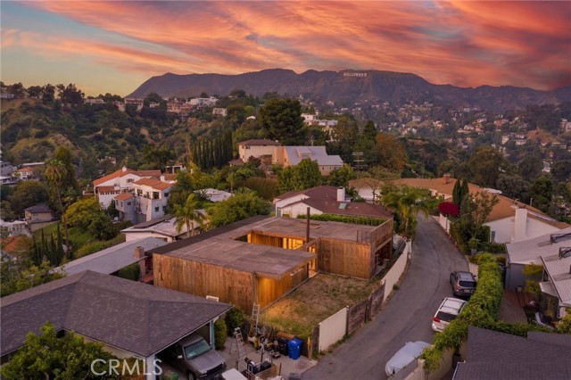 Detail Gallery Image 4 of 29 For 2453 Creston Way, Los Angeles,  CA 90068 - 5 Beds | 3/1 Baths