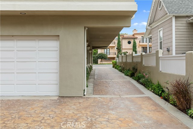 Detail Gallery Image 3 of 43 For 211 S Francisca, Redondo Beach,  CA 90277 - 4 Beds | 3 Baths