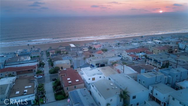 Steps to the beach