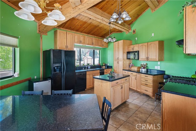 Detail Gallery Image 7 of 57 For 1132 Hut Ct, Frazier Park,  CA 93225 - 3 Beds | 3 Baths