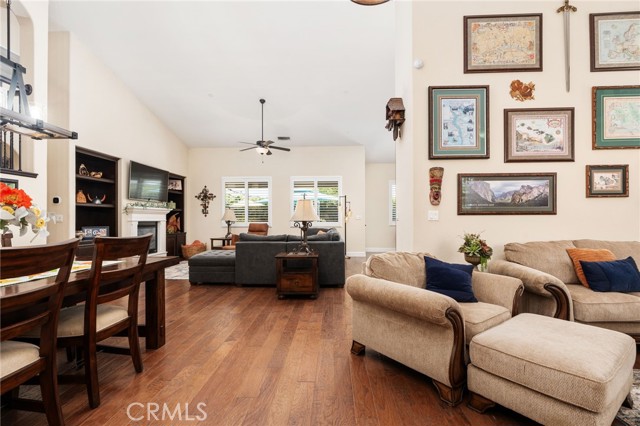 3236 Ashcroft Avenue, Clovis CA: https://media.crmls.org/medias/7f401f88-0199-4f39-8bc6-ffdc05a0383e.jpg