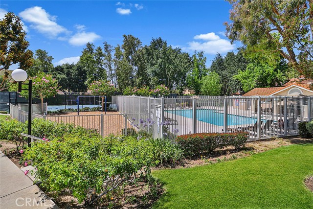 4766 Taranto Way, Oak Park CA: https://media.crmls.org/medias/7f418d65-b485-4dd8-a38b-7bee855c3059.jpg