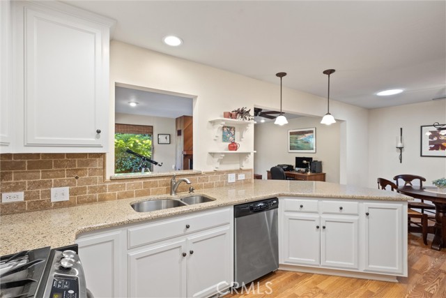 Detail Gallery Image 4 of 40 For 9 Trieste Way, Chico,  CA 95926 - 3 Beds | 2 Baths