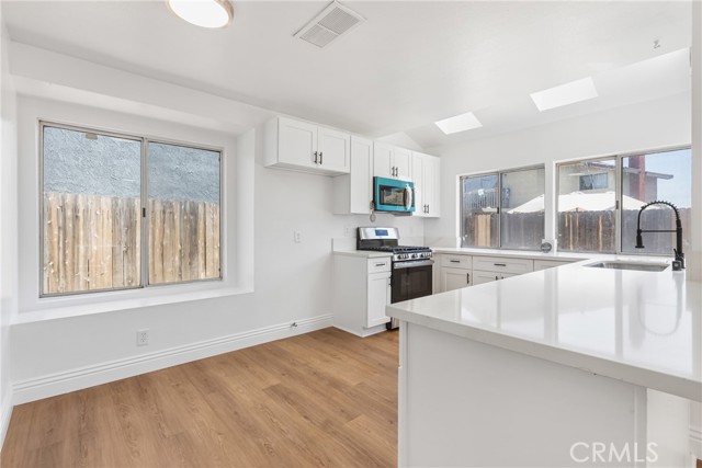 Detail Gallery Image 9 of 20 For 11922 Wild Flax Ln, Moreno Valley,  CA 92557 - 3 Beds | 2/1 Baths