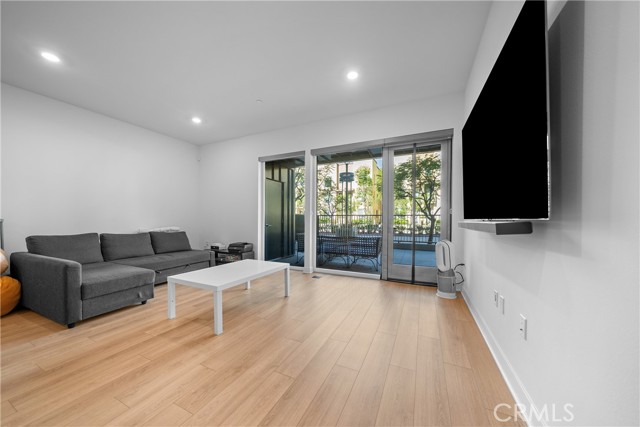 Detail Gallery Image 2 of 17 For 1105 Rivington, Irvine,  CA 92612 - 1 Beds | 2 Baths