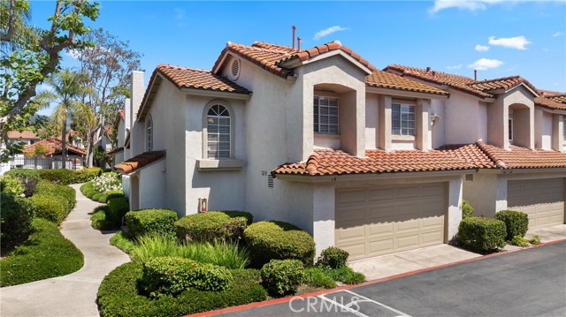 8 Geranium, Rancho Santa Margarita CA: https://media.crmls.org/medias/7f42fbc0-8d5d-453a-90c2-de045619af0b.jpg