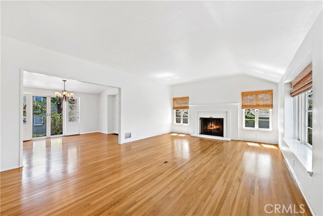 Detail Gallery Image 2 of 19 For 333 Locust St, Laguna Beach,  CA 92651 - 2 Beds | 1 Baths