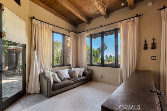 Detail Gallery Image 13 of 68 For 27409 Pacific Coast Hwy, Malibu,  CA 90265 - 4 Beds | 4 Baths