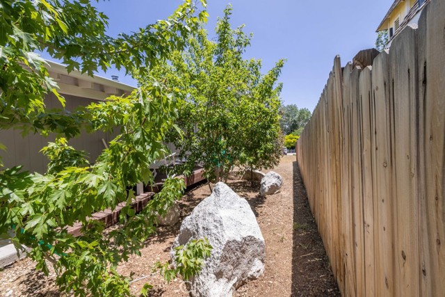 109 Wabash Lane, Sugarloaf CA: https://media.crmls.org/medias/7f4382c5-7e82-4698-825c-4d88a339815c.jpg