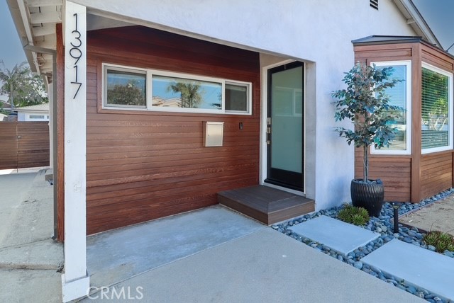 13917 Truro Avenue, Hawthorne CA: https://media.crmls.org/medias/7f43b983-23dd-43e4-ab6a-1744cfdb0761.jpg