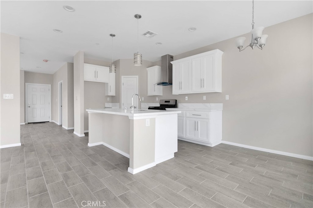 https://media.crmls.org/medias/7f43d739-d084-4880-9f7b-902943a39042.jpg?preset=X-Large