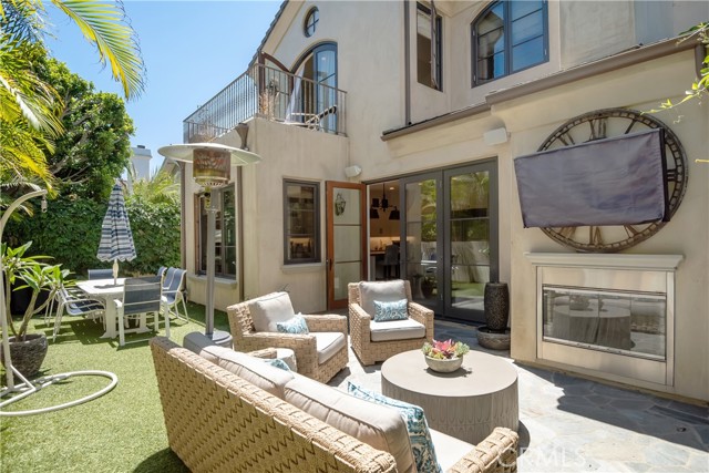 3112 Maple Avenue, Manhattan Beach, California 90266, 5 Bedrooms Bedrooms, ,4 BathroomsBathrooms,Residential,Sold,Maple,SB22170583