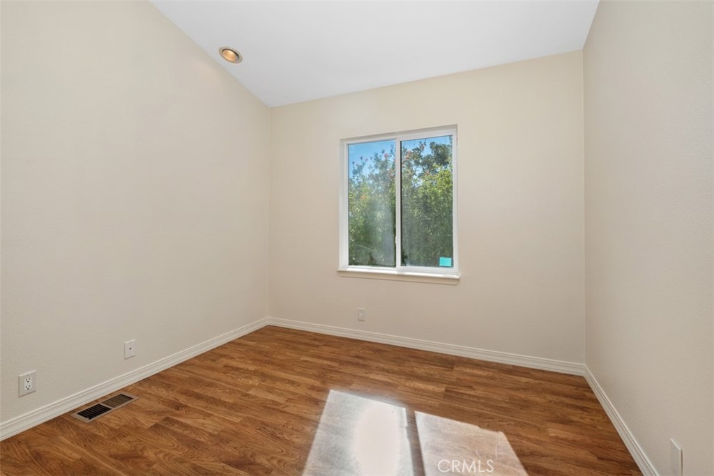 MLS #OC25252846 image #20