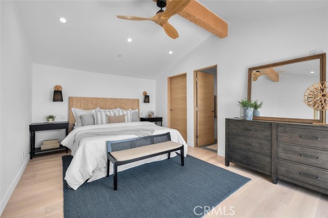 555 Esplanade, Redondo Beach CA: https://media.crmls.org/medias/7f450ed4-eead-4730-bf05-bffad379582d.jpg