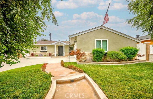 10252 Lorraine Lane, Cypress CA: https://media.crmls.org/medias/7f458557-bb22-47c9-bd3f-fbce4ec78fe0.jpg