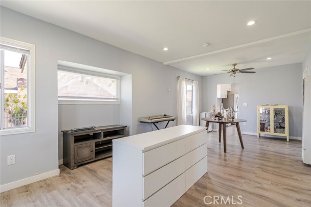 Detail Gallery Image 7 of 28 For 1100 W 103rd St, Los Angeles,  CA 90044 - 2 Beds | 1 Baths