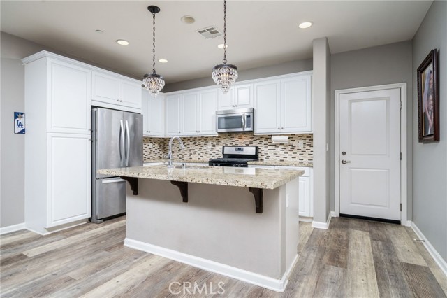 Detail Gallery Image 10 of 29 For 2846 E via Fiano, Ontario,  CA 91764 - 3 Beds | 2/1 Baths