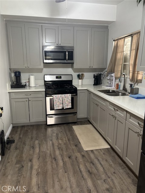 807 Calaveras Avenue, Ontario CA: https://media.crmls.org/medias/7f46df27-ba0e-4689-a16e-581d0c6b66f4.jpg