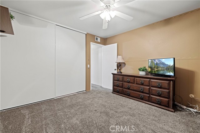 Detail Gallery Image 22 of 32 For 28004 Lakehurst Ave, Canyon Country,  CA 91351 - 4 Beds | 2 Baths