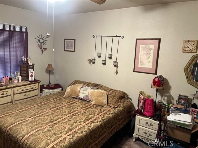 Detail Gallery Image 10 of 12 For 21963 Goshute Ave, Apple Valley,  CA 92307 - 3 Beds | 2 Baths