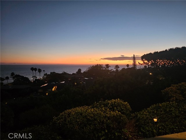 21692 Ocean Vista Drive, Laguna Beach CA: https://media.crmls.org/medias/7f478e4c-c514-4e4c-89b9-b852a7fc1be6.jpg