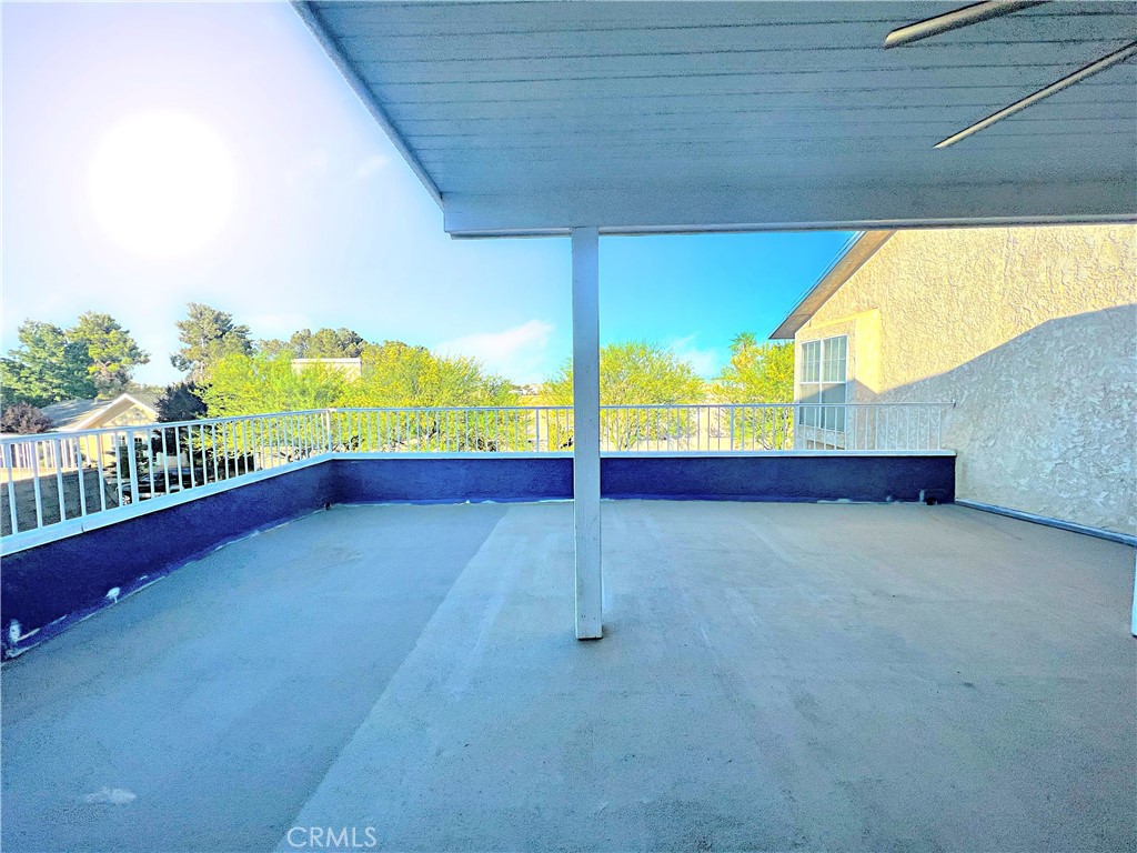 https://media.crmls.org/medias/7f479e0c-2209-4d99-a400-ffecb624ef82.jpg?preset=X-Large