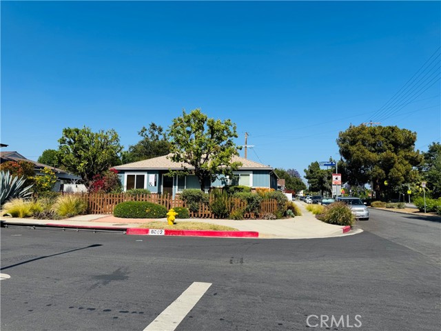 6002 Greenbush Avenue, Valley Glen CA: https://media.crmls.org/medias/7f47e38b-b66f-4dcb-bd32-adaff6321031.jpg