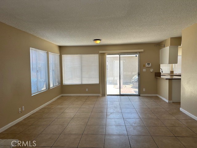 Detail Gallery Image 3 of 18 For 23599 Parkland Ave, Moreno Valley,  CA 92557 - 3 Beds | 2/1 Baths