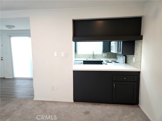 Detail Gallery Image 4 of 30 For 22857 Nadine Cir #B,  Torrance,  CA 90505 - 2 Beds | 2 Baths
