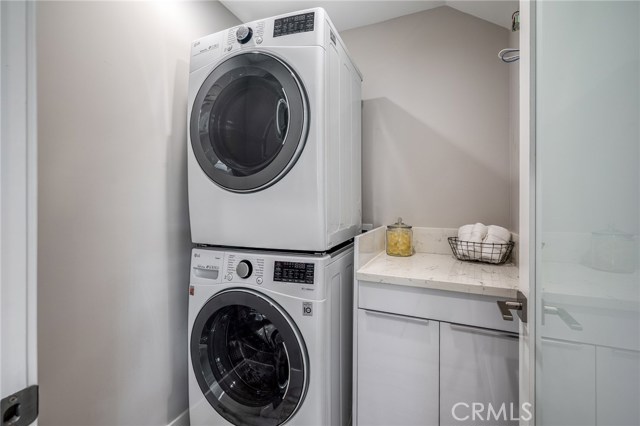 2321 Vanderbilt Lane, Redondo Beach, California 90278, 6 Bedrooms Bedrooms, ,2 BathroomsBathrooms,Residential,Sold,Vanderbilt,CV20231019