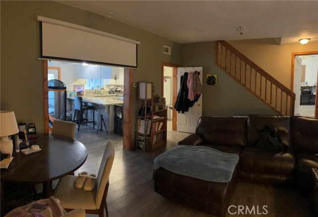 Detail Gallery Image 6 of 29 For 5412 Heath Creek, Wrightwood,  CA 92397 - 3 Beds | 2/1 Baths