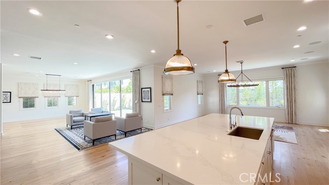 94 Interstellar, Irvine CA: https://media.crmls.org/medias/7f48df57-3c11-46a8-a389-98cf0a943327.jpg