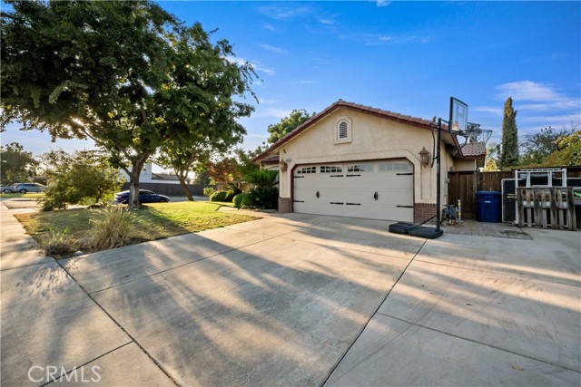 Detail Gallery Image 2 of 21 For 2670 Hicks St, Selma,  CA 93662 - 4 Beds | 2 Baths