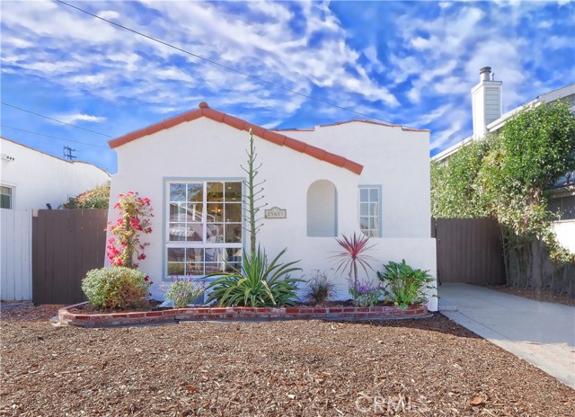 Detail Gallery Image 1 of 1 For 25615 Lucille Ave, Lomita,  CA 90717 - 3 Beds | 2 Baths