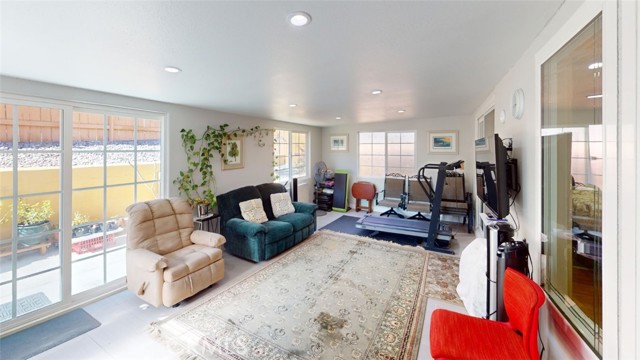 Detail Gallery Image 13 of 20 For 2901 Wimbledon Dr, Corona,  CA 92879 - 3 Beds | 2 Baths
