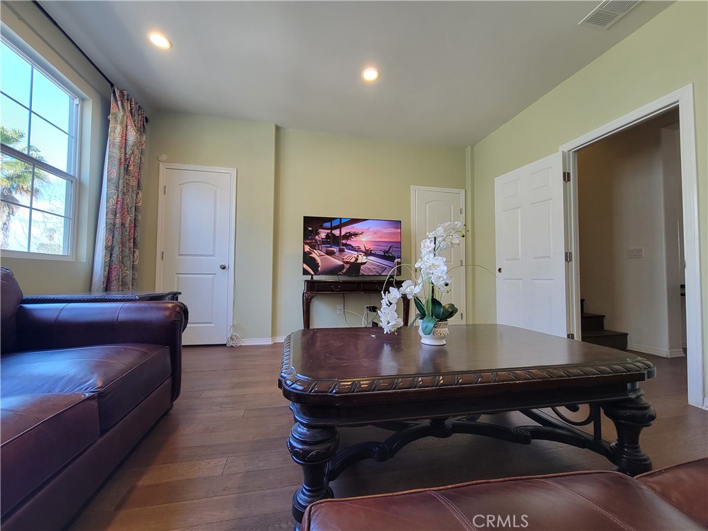 MLS #WS25234797 image #21