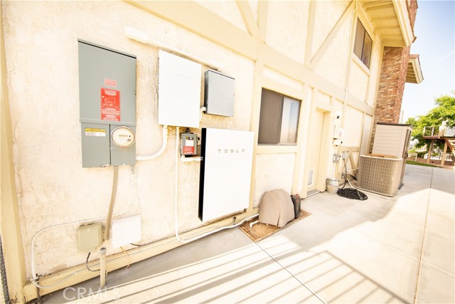 13685 Hidden Valley Road, Victorville CA: https://media.crmls.org/medias/7f4b12d0-0a43-4c45-8cff-51818fd3fb1c.jpg