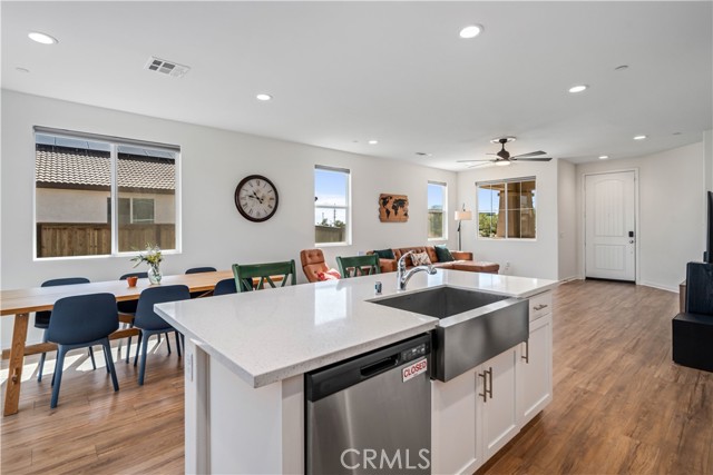 Detail Gallery Image 14 of 37 For 3615 Santa Monica Ct, Rosamond,  CA 93560 - 4 Beds | 2 Baths