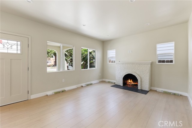 11210 Oak Street, El Monte CA: https://media.crmls.org/medias/7f4b5c91-f648-45a2-ba58-33af1a78d3b5.jpg