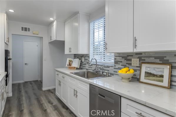 Detail Gallery Image 8 of 20 For 20929 Cantara, Canoga Park,  CA 91304 - 3 Beds | 2 Baths