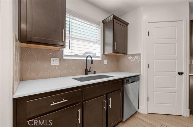 Detail Gallery Image 18 of 51 For 2520 S Spruce St, Visalia,  CA 93292 - 4 Beds | 2/1 Baths