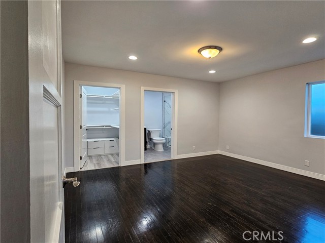 Detail Gallery Image 9 of 15 For 22045 De La Osa, Woodland Hills,  CA 91364 - 2 Beds | 2 Baths