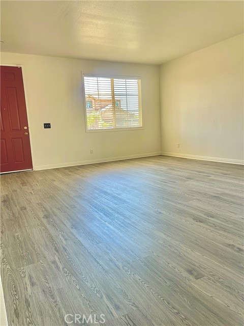 13148 Newport Street, Hesperia CA: https://media.crmls.org/medias/7f4bf573-38d2-4b83-b49c-1cd6c004edff.jpg