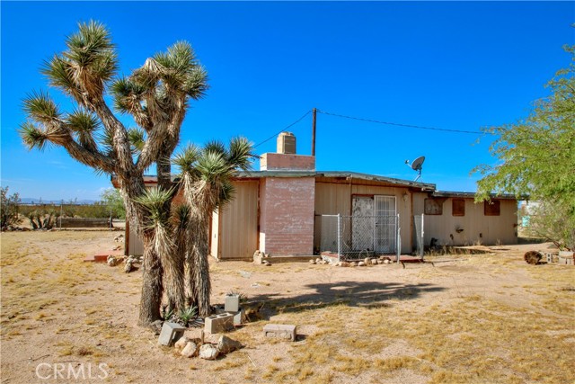 Detail Gallery Image 1 of 45 For 62105 Moon Dr, Joshua Tree,  CA 92252 - 1 Beds | 2 Baths