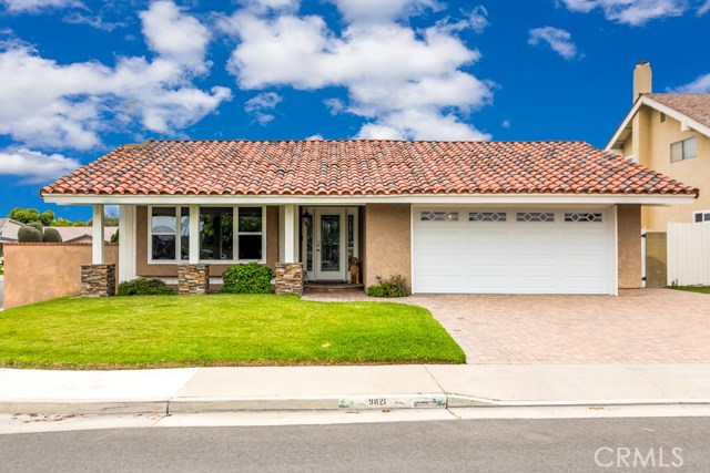 9821 Lapworth Circle, Huntington Beach, CA 92646