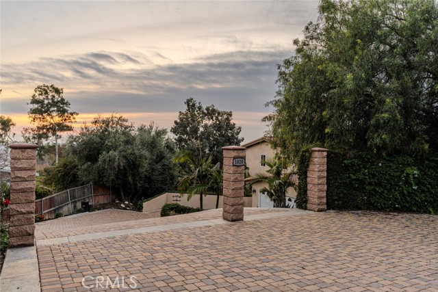 Detail Gallery Image 1 of 1 For 1020 West Rd, La Habra Heights,  CA 90631 - 3 Beds | 4 Baths