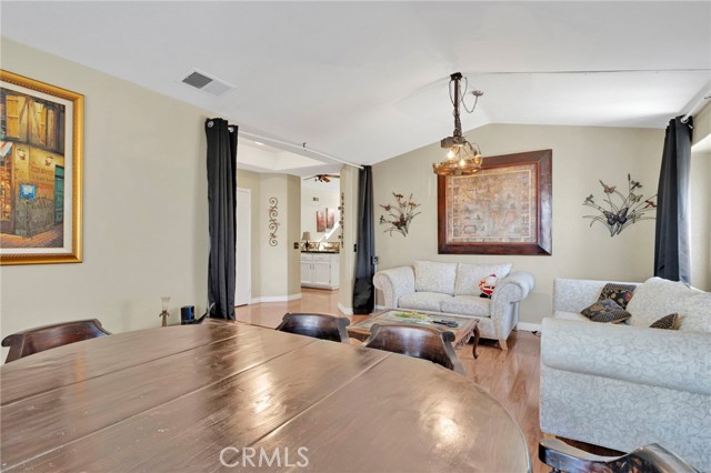 Detail Gallery Image 8 of 48 For 14405 Cedar, Hesperia,  CA 92344 - 4 Beds | 2 Baths