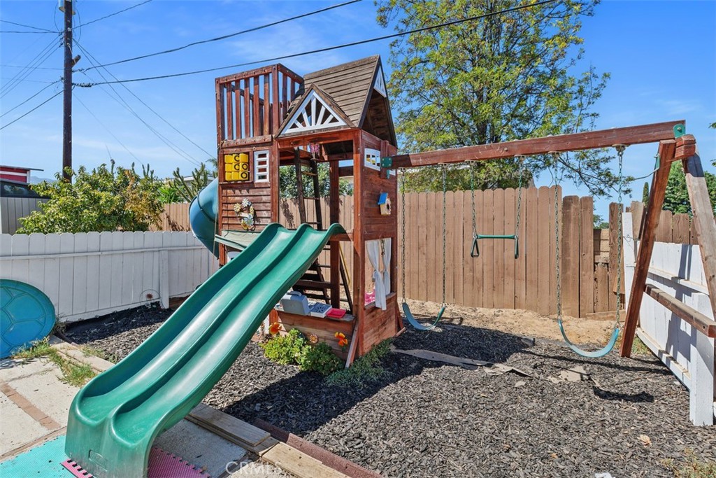 MLS #OC25201281 image #22